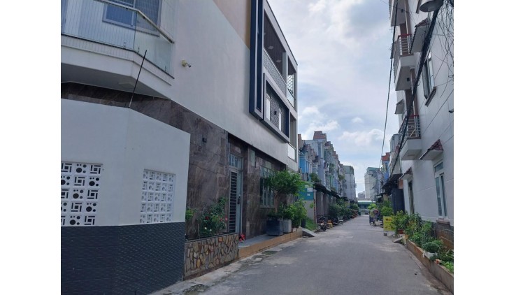 Bán nhà trọ VƯỜN LÀI Phường APĐ Quận 12, 12 phòng, H. ÔTÔ, giá giảm còn 9.xx tỷ